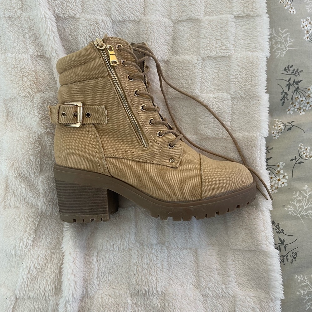 Catherine Malandrino Tan Lace Up Boots